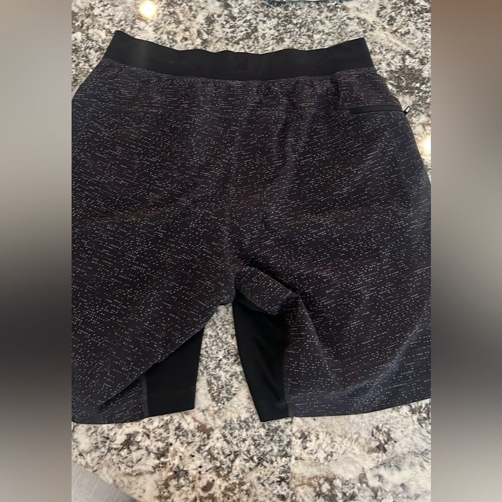 Men’s Large Lululemon Athletic shorts